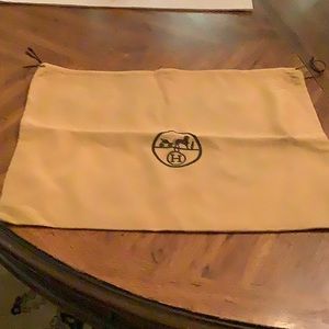 Hermes dust cover